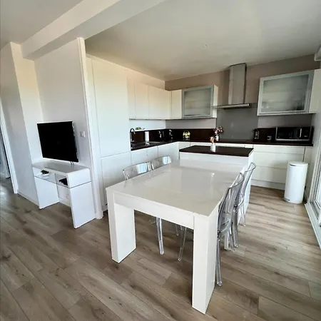 Spacious And Bright Cocoon Near The Sea * Bandol