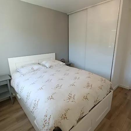 Spacious And Bright Cocoon Near The Sea Apartment