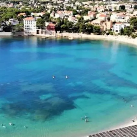 Spacious And Bright Cocoon Near The Sea Bandol