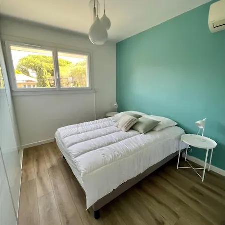 Spacious And Bright Cocoon Near The Sea